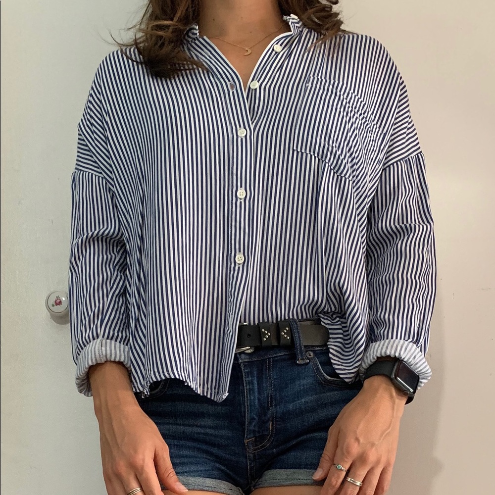 Navy blue/white striped cropped dress shirt